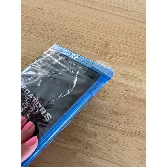 Predators Blu-Ray + Digital Copy 2010 Sci-Fi Action Film Adrien Brody New Sealed - Picture 2 of 4